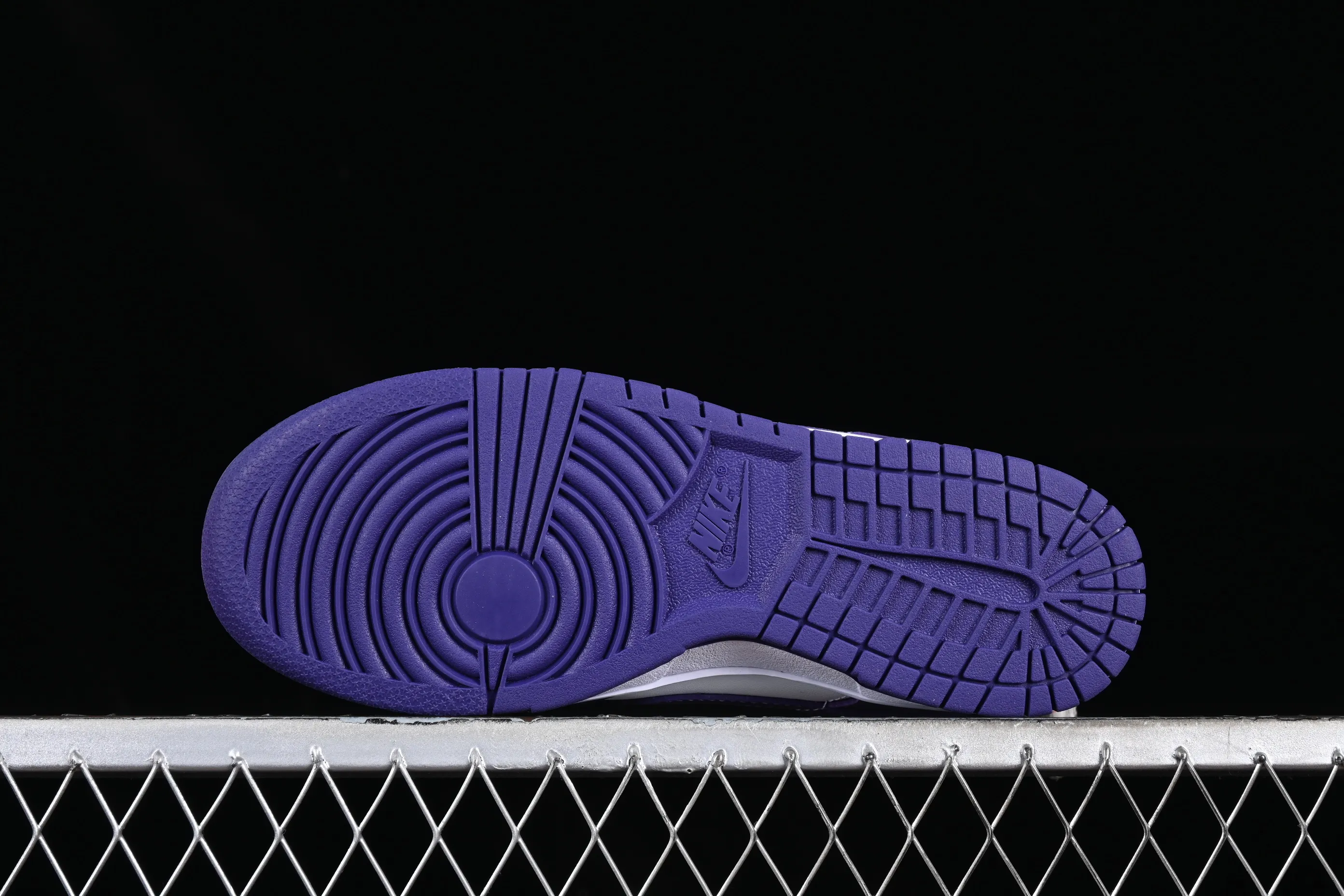 All categories Nk SB Dunk Series Nk SB Dunk Low low-top sneakers Cost-effective version Nk Dunk Low SB Retro White and Purple Dunk Series low-top casual sports skateboard shoes DD1391-104